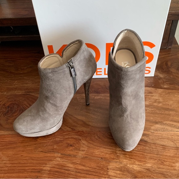 MICHAEL Michael Kors Shoes - Michael Kors size 8 suede heeled boot